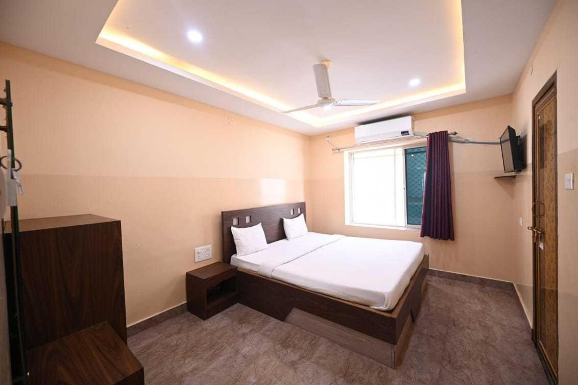Oyo Flagship Hotel New Moon Inn Puri Esterno foto
