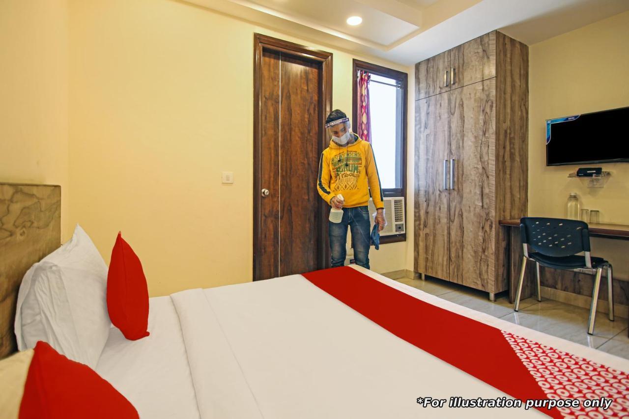 Oyo Flagship Hotel New Moon Inn Puri Esterno foto